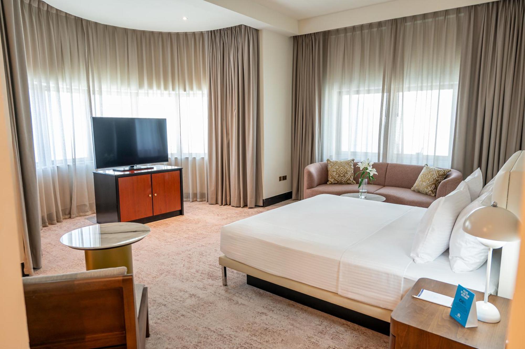 Majestic Cove Hotel - Formerly Le Meridien Fairway Дубай Екстер'єр фото