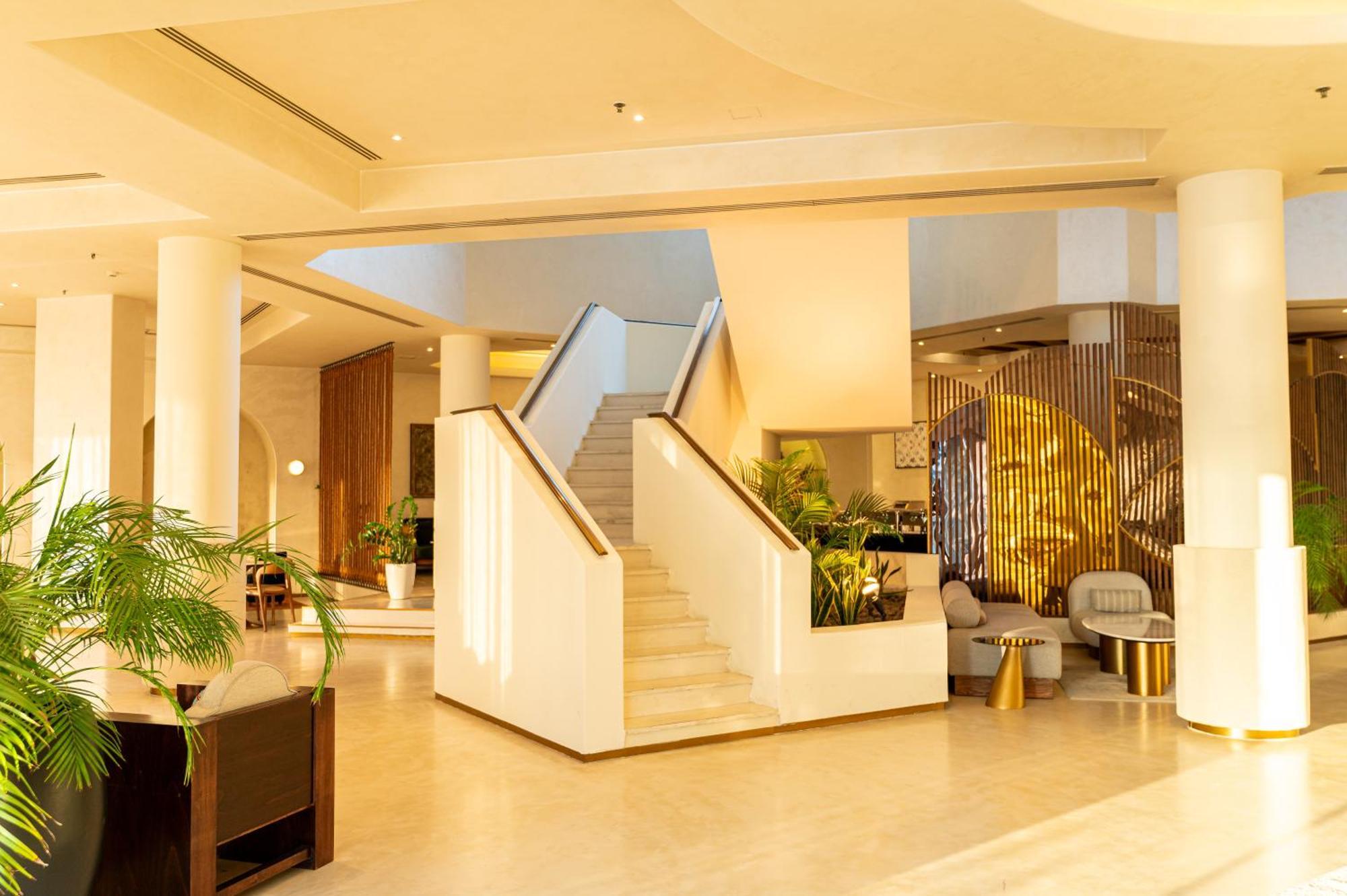 Majestic Cove Hotel - Formerly Le Meridien Fairway Дубай Екстер'єр фото