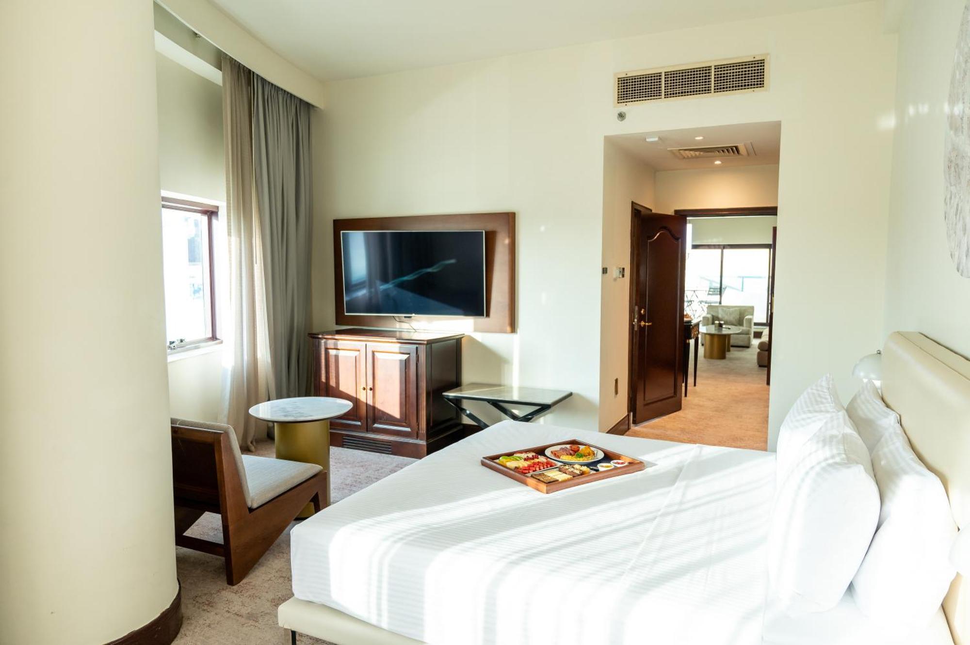 Majestic Cove Hotel - Formerly Le Meridien Fairway Дубай Екстер'єр фото