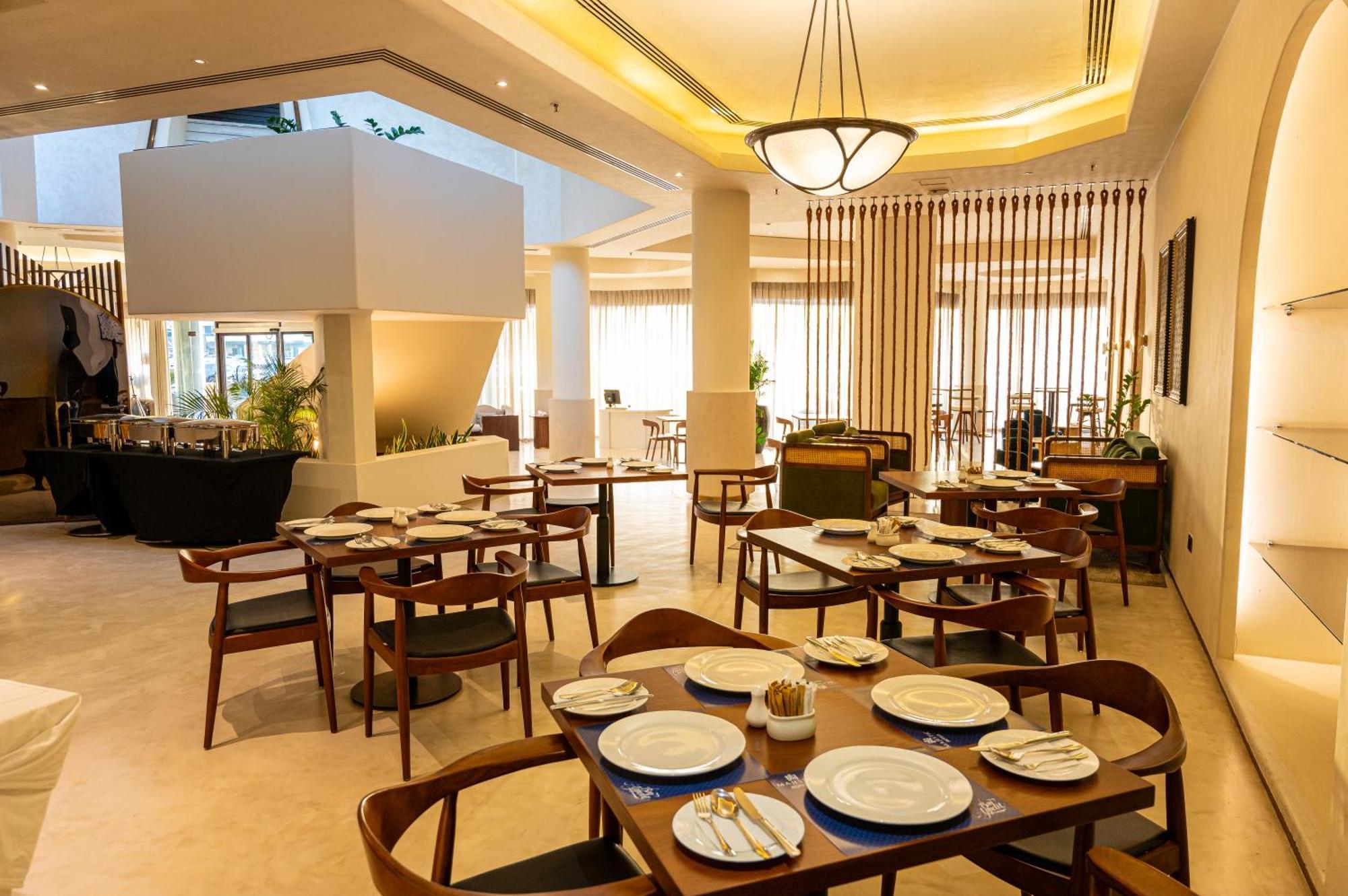 Majestic Cove Hotel - Formerly Le Meridien Fairway Дубай Екстер'єр фото