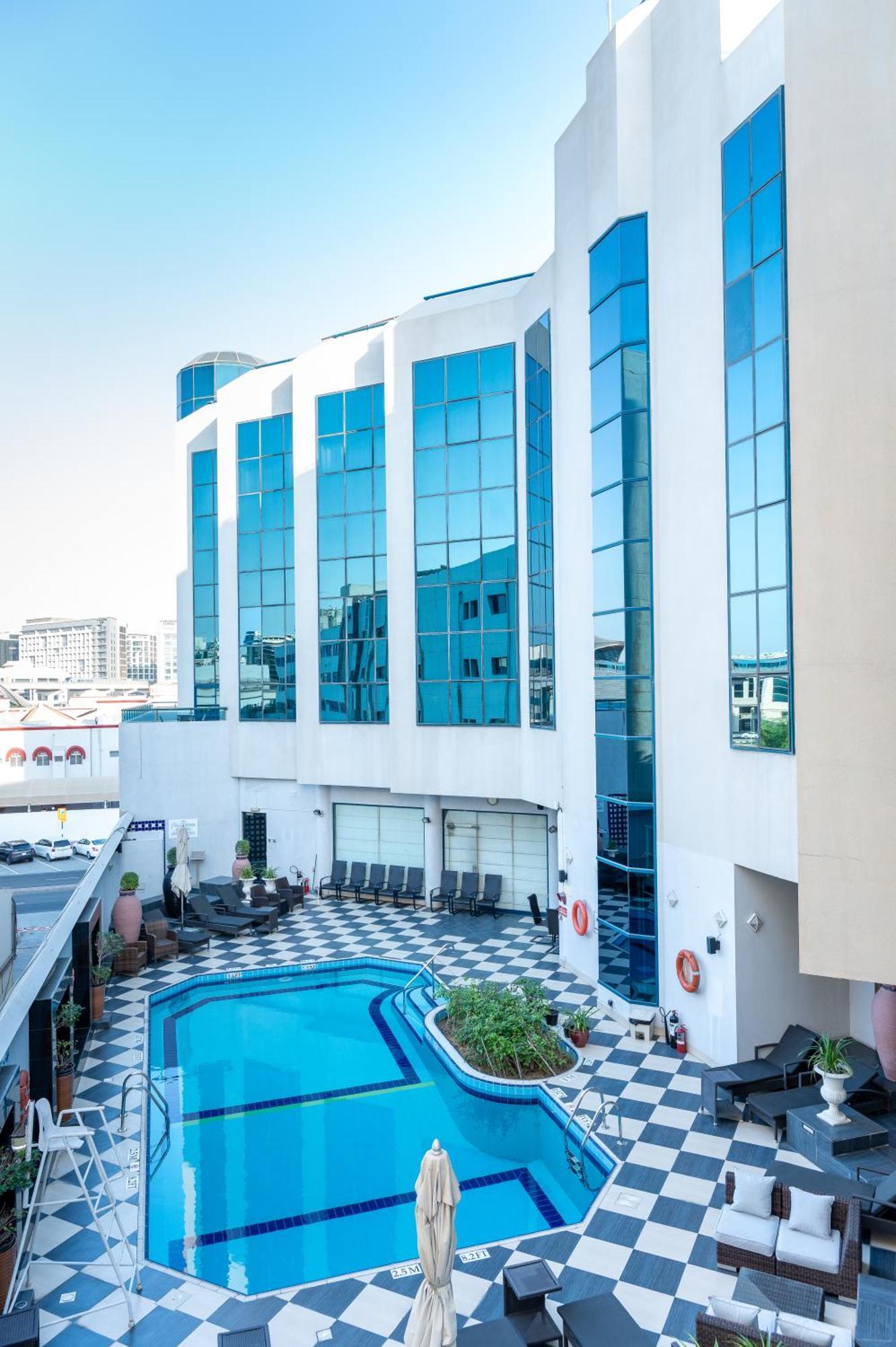 Majestic Cove Hotel - Formerly Le Meridien Fairway Дубай Екстер'єр фото