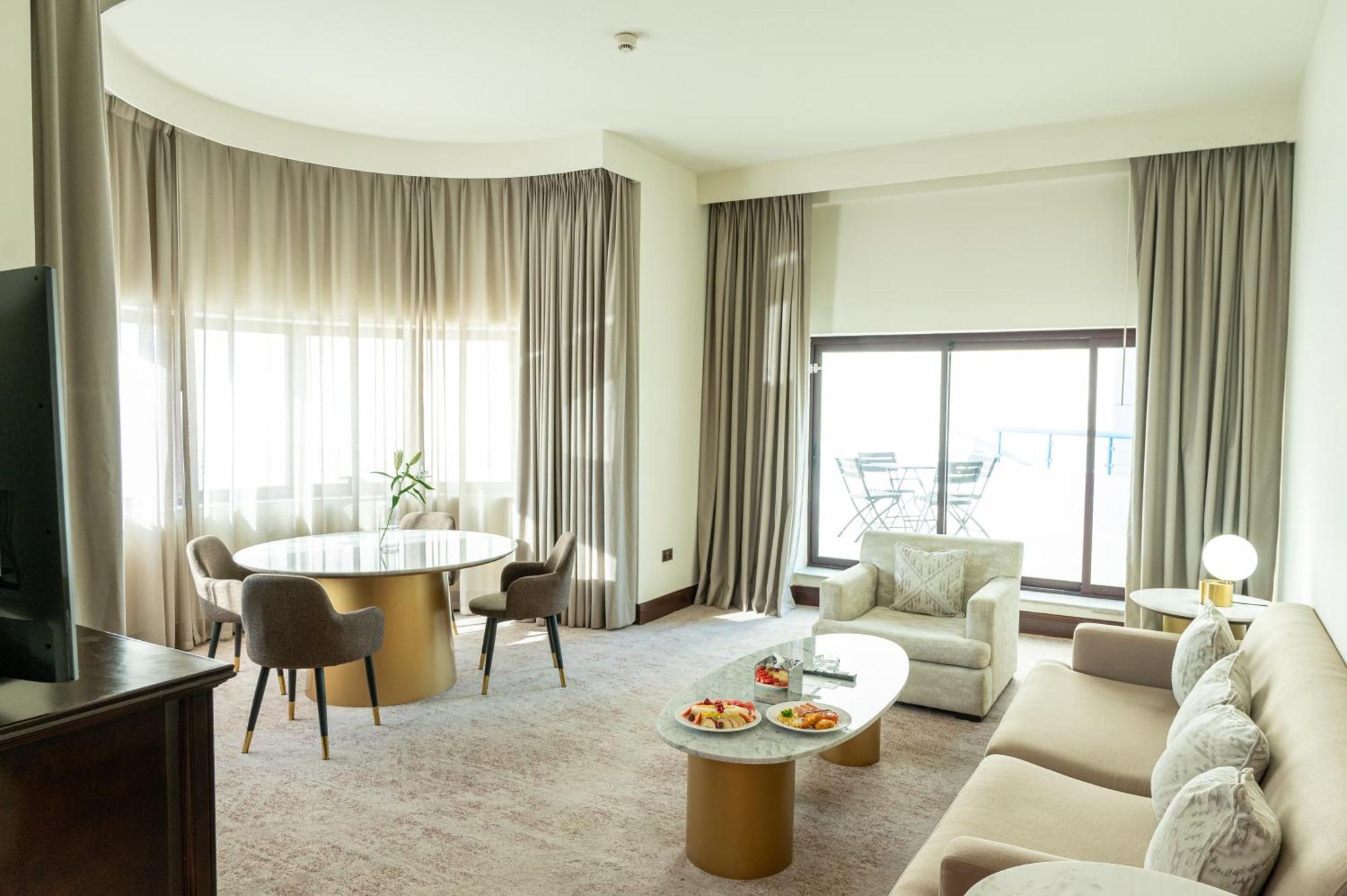 Majestic Cove Hotel - Formerly Le Meridien Fairway Дубай Екстер'єр фото